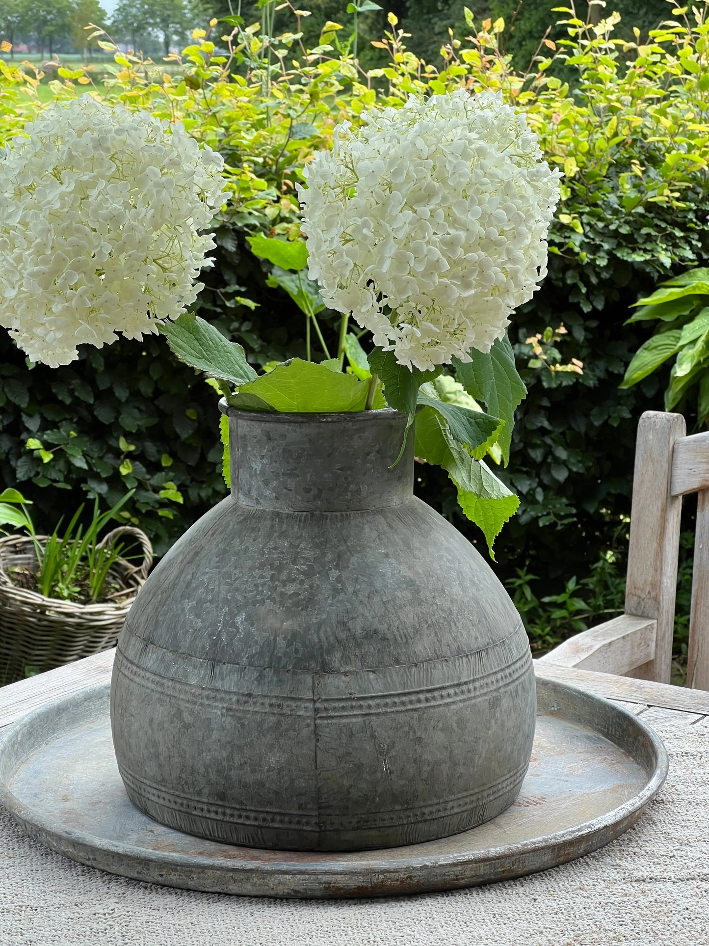 Metal vase XL