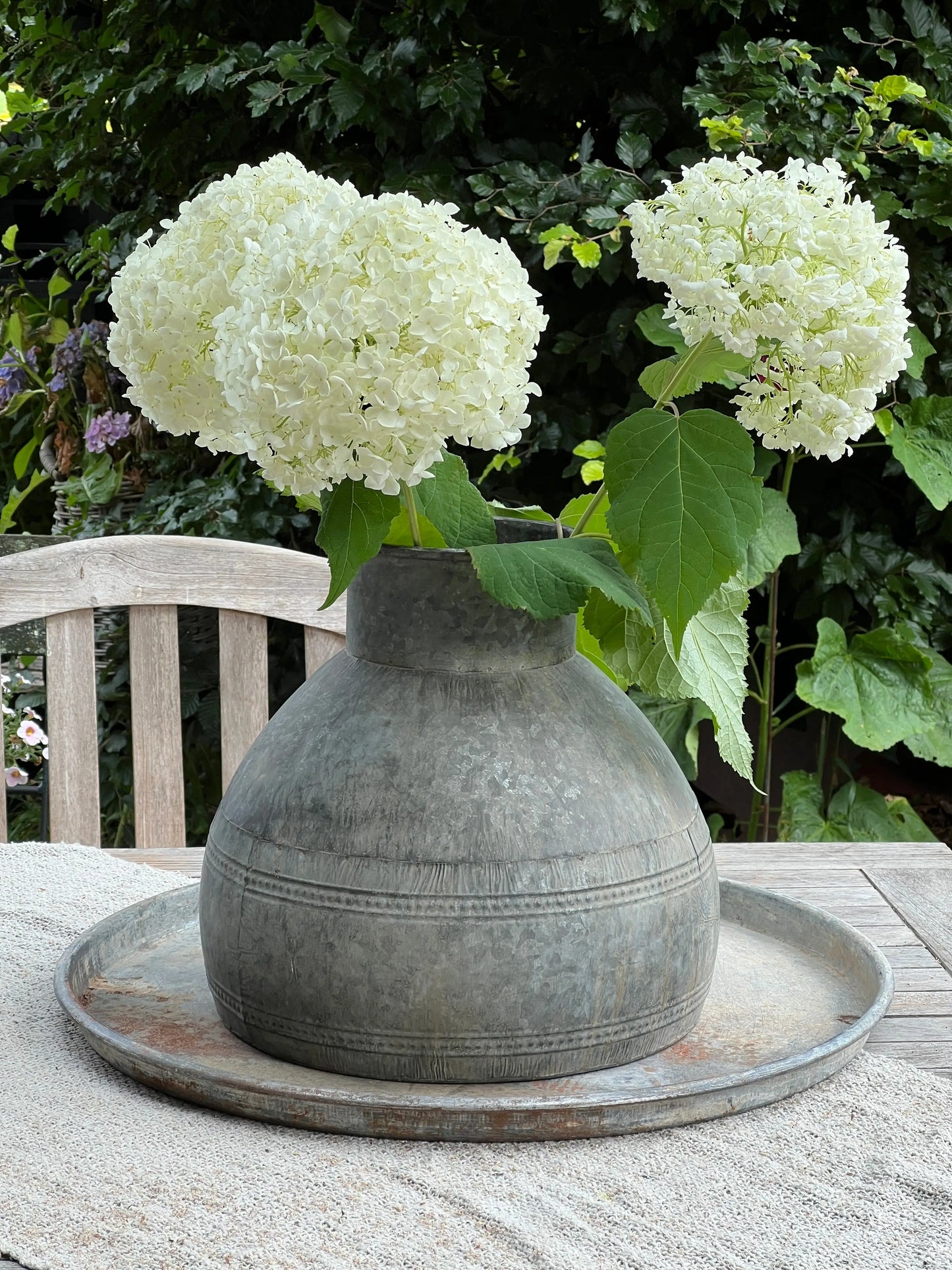 Metal vase XL