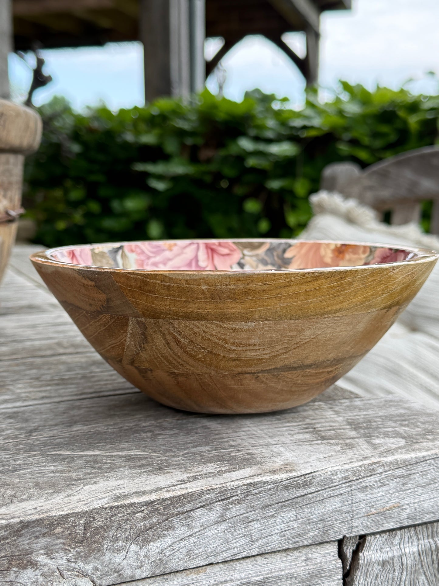 Servierschale mit Blumendruck
