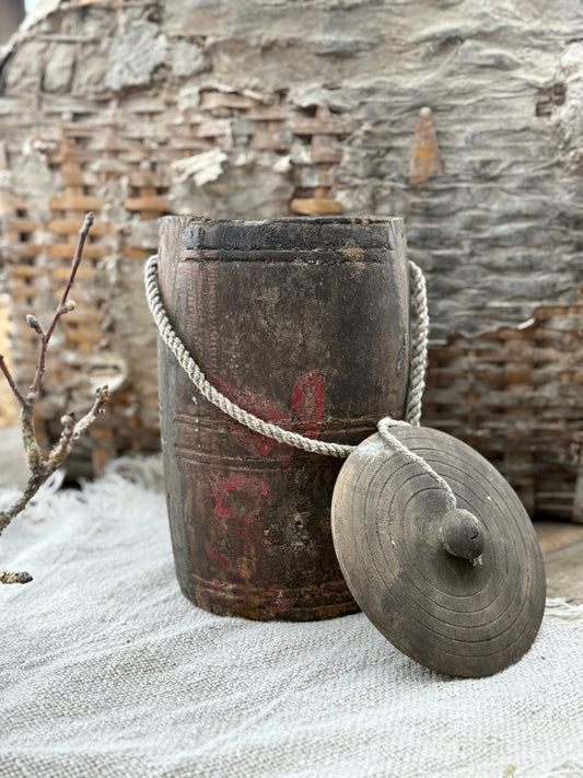 Oud Nepalese Pot met deksel (C1)