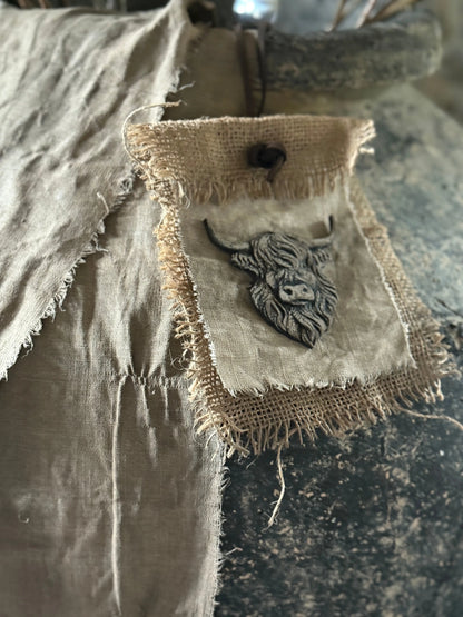 Chalk cloth with highlander