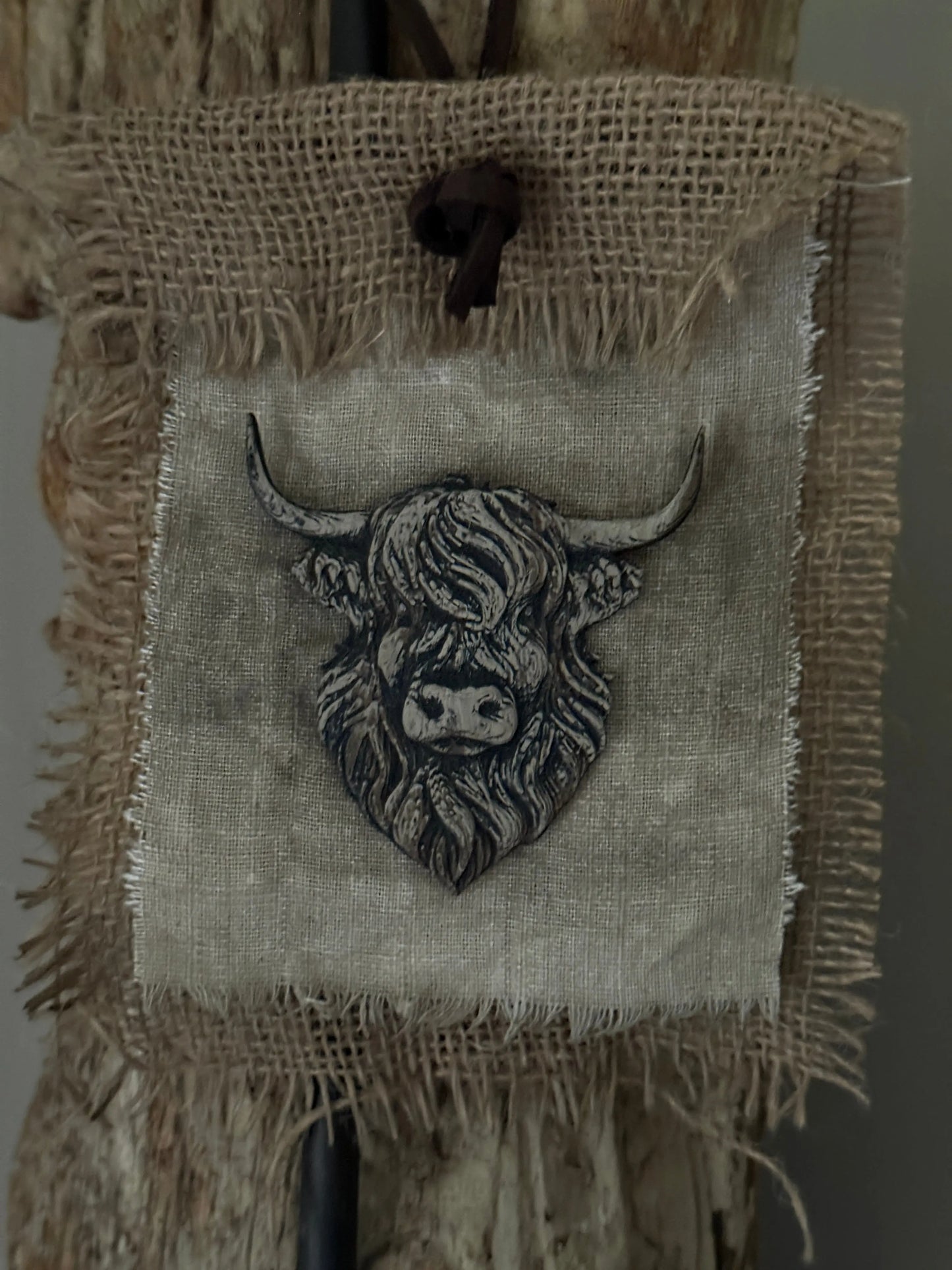 Chalk cloth with highlander