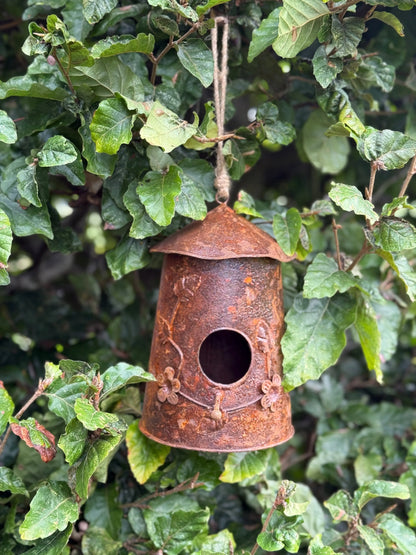 Verrostetes Vogelhaus