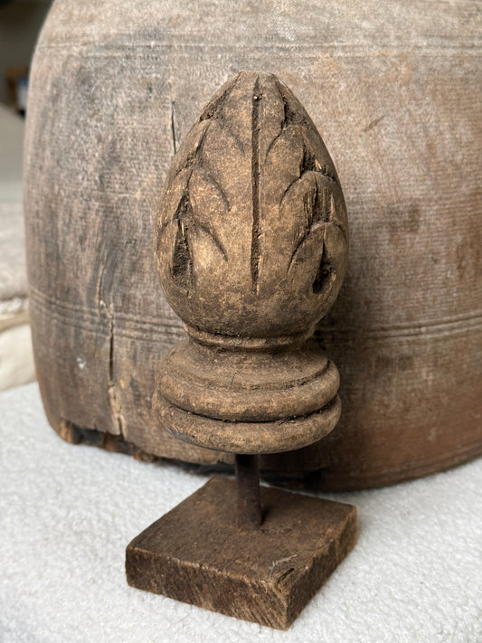 Hout ornament op voet, set van 2 stuks, Aura Peeperkorn (05A)