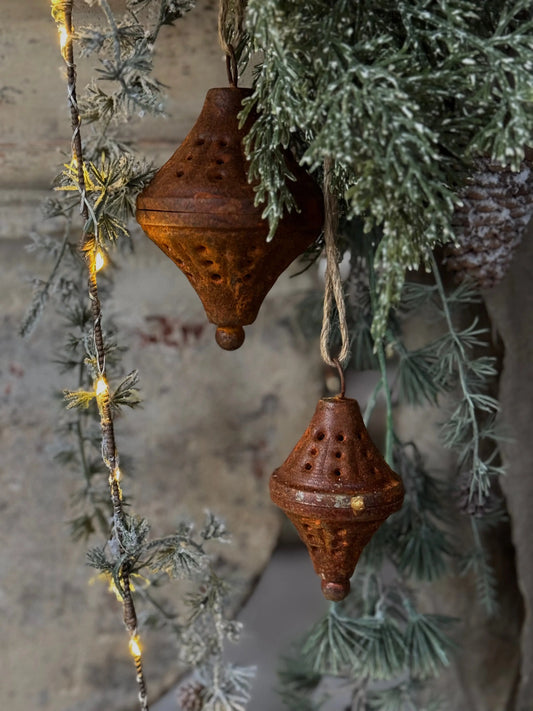 Rusted Ornament Hanger – Available in 2 Sizes