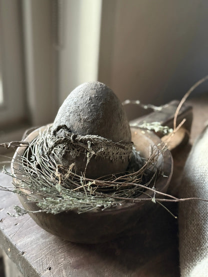 Decoratief betonnen ei met kant – stoer en landelijk