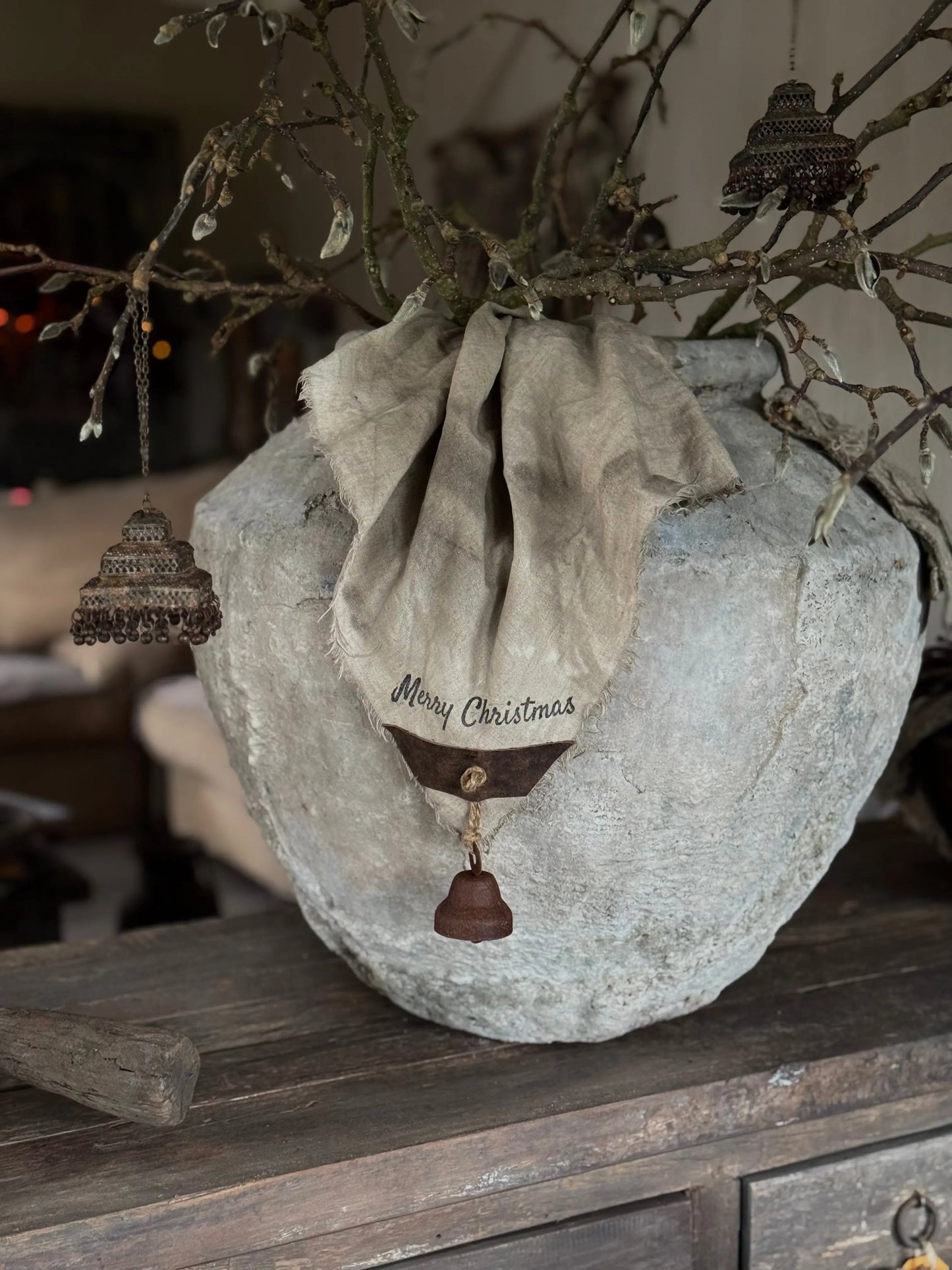 Shabby Cloth with Bell "Merry Christmas"