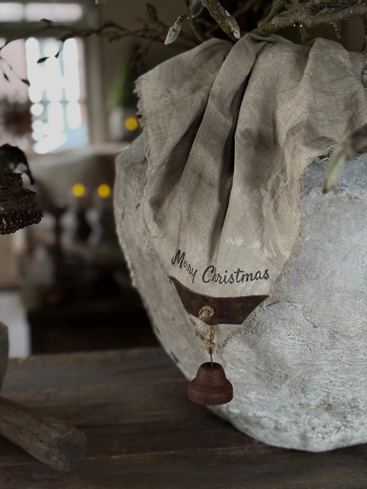 Shabby Cloth with Bell "Merry Christmas"