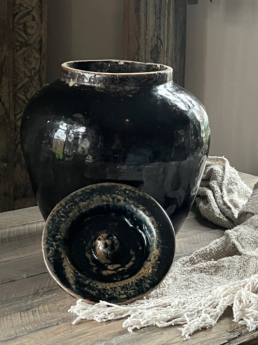 Old Ceramic pot (02)