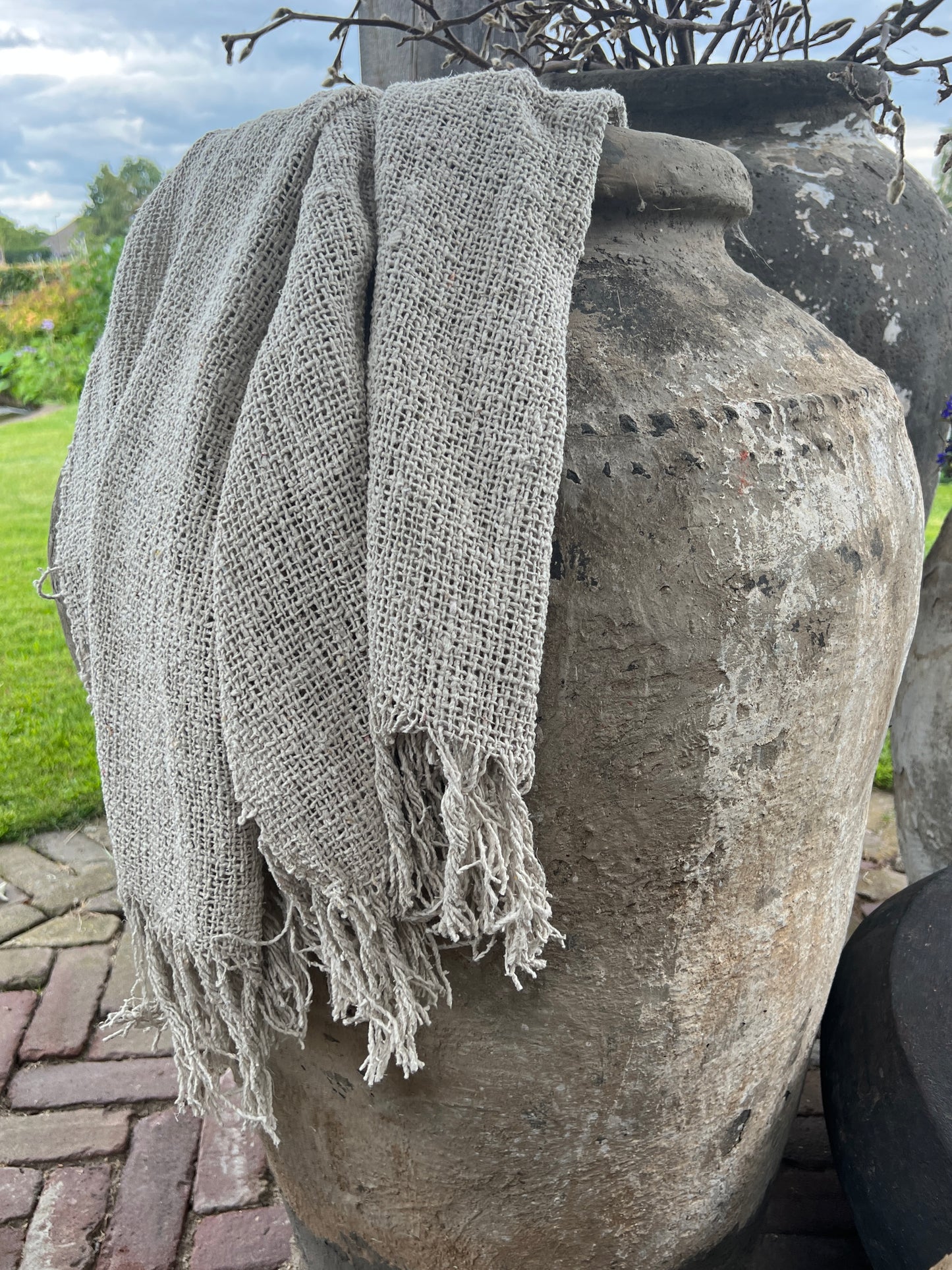 Shabby cloth, available in sand and loam colour