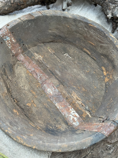 Old wooden bowl from India – unique and with character – (LH1B)
