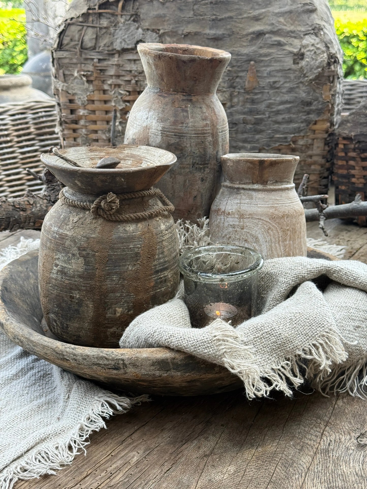 Old wooden bowl from India - Trapa Living - (LH4B)