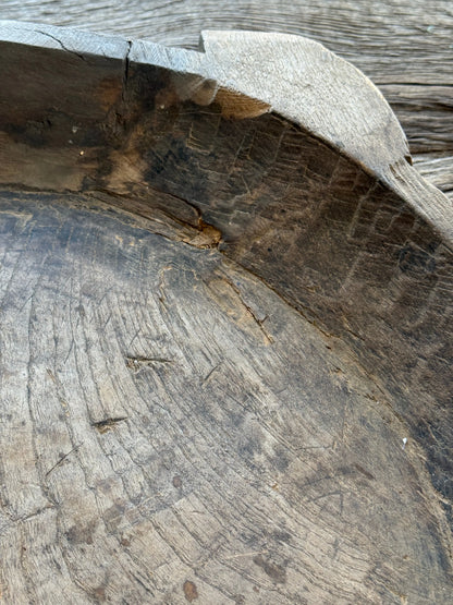 Old wooden bowl from India – Trapa Living – (LH09B)