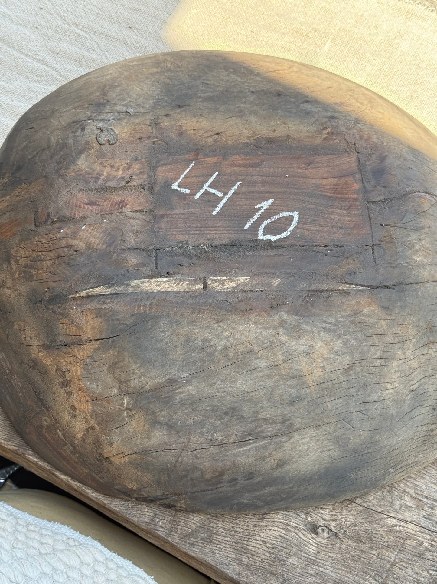 Alte Holzschale – Aura Peeperkorn – einzigartig und charaktervoll – (LH10B)