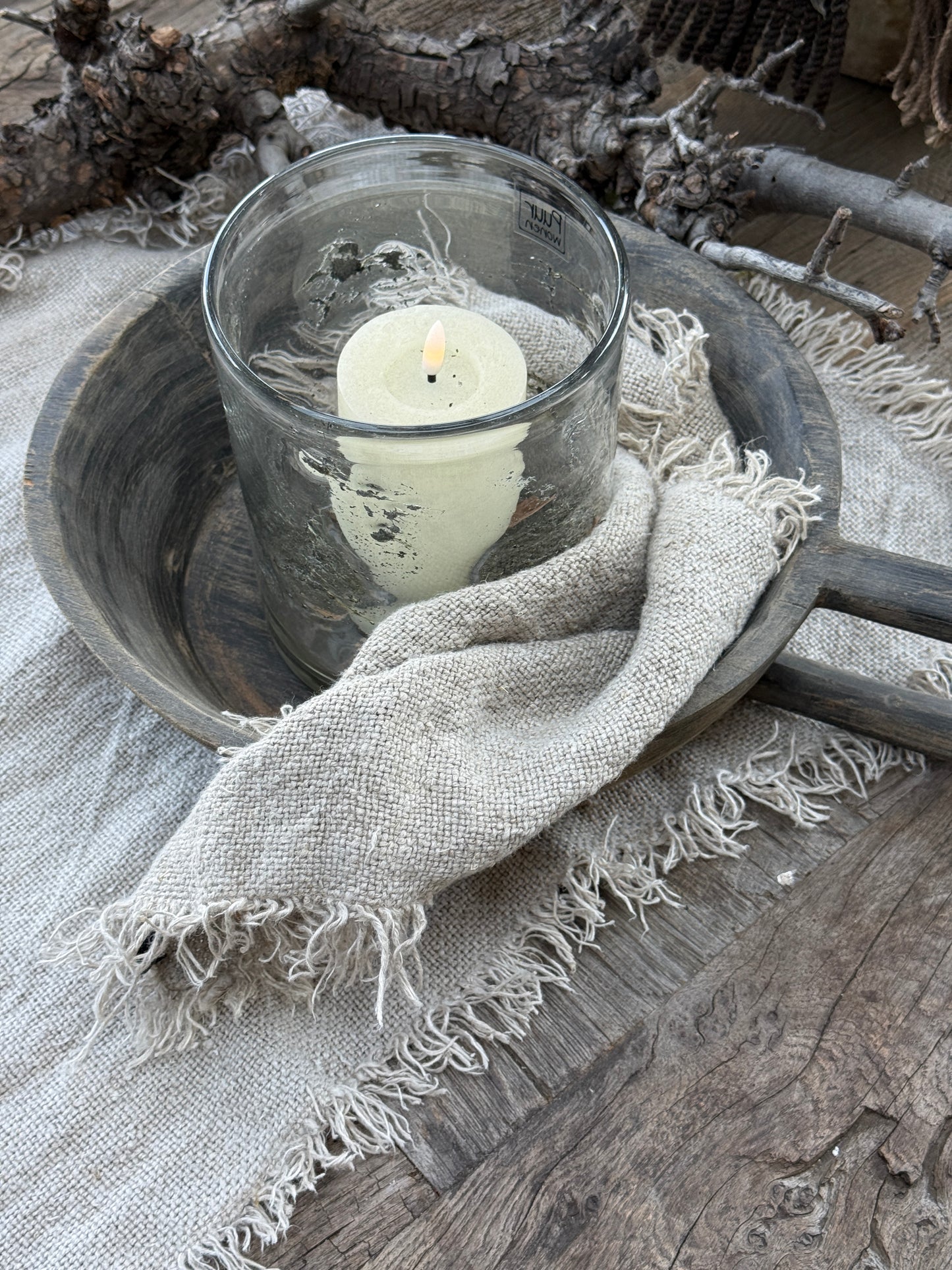 Vergraute Holzschale mit Griff (LH001)