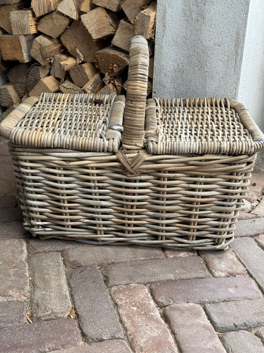 Rattan-Picknickkorb mit Henkel und 2 Deckeln