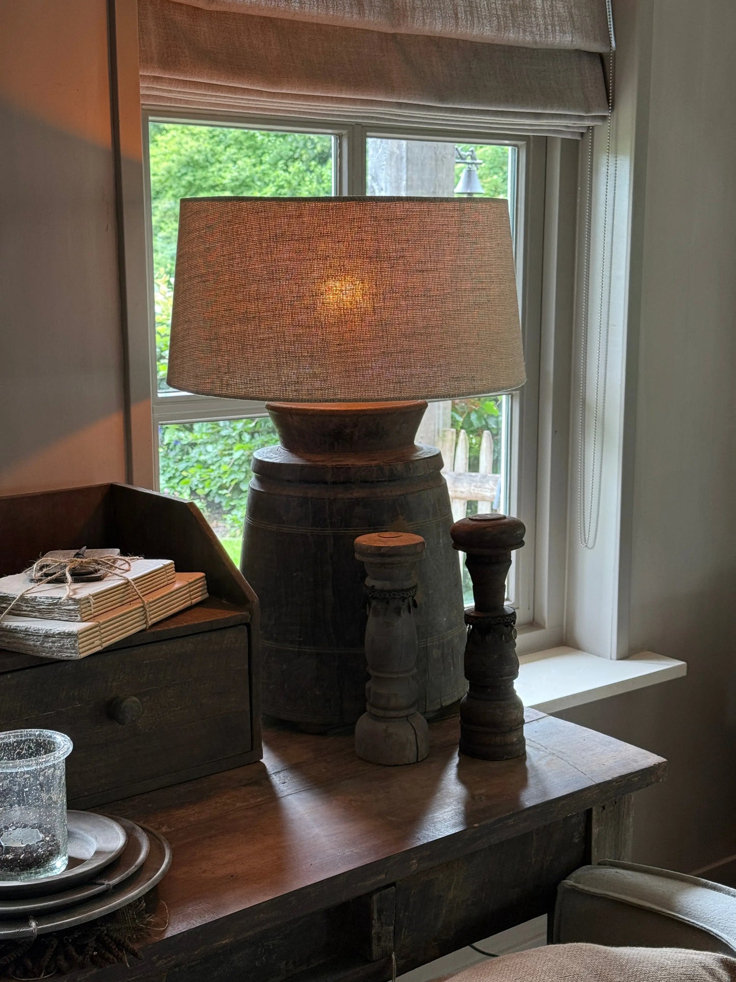 Unieke Lamp met linnen kap – oude pot uit India