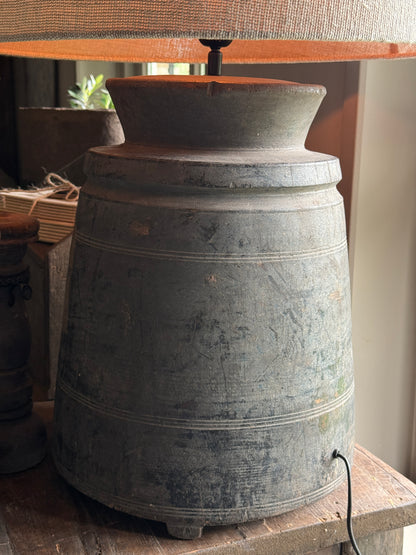 Unieke Lamp met linnen kap – oude pot uit India