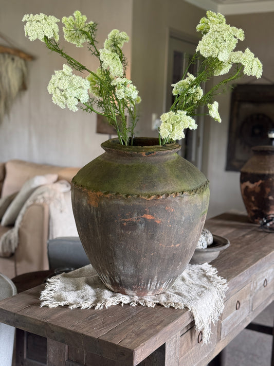 Oude waterpot uit India -Let op! dit is een afhaalproduct