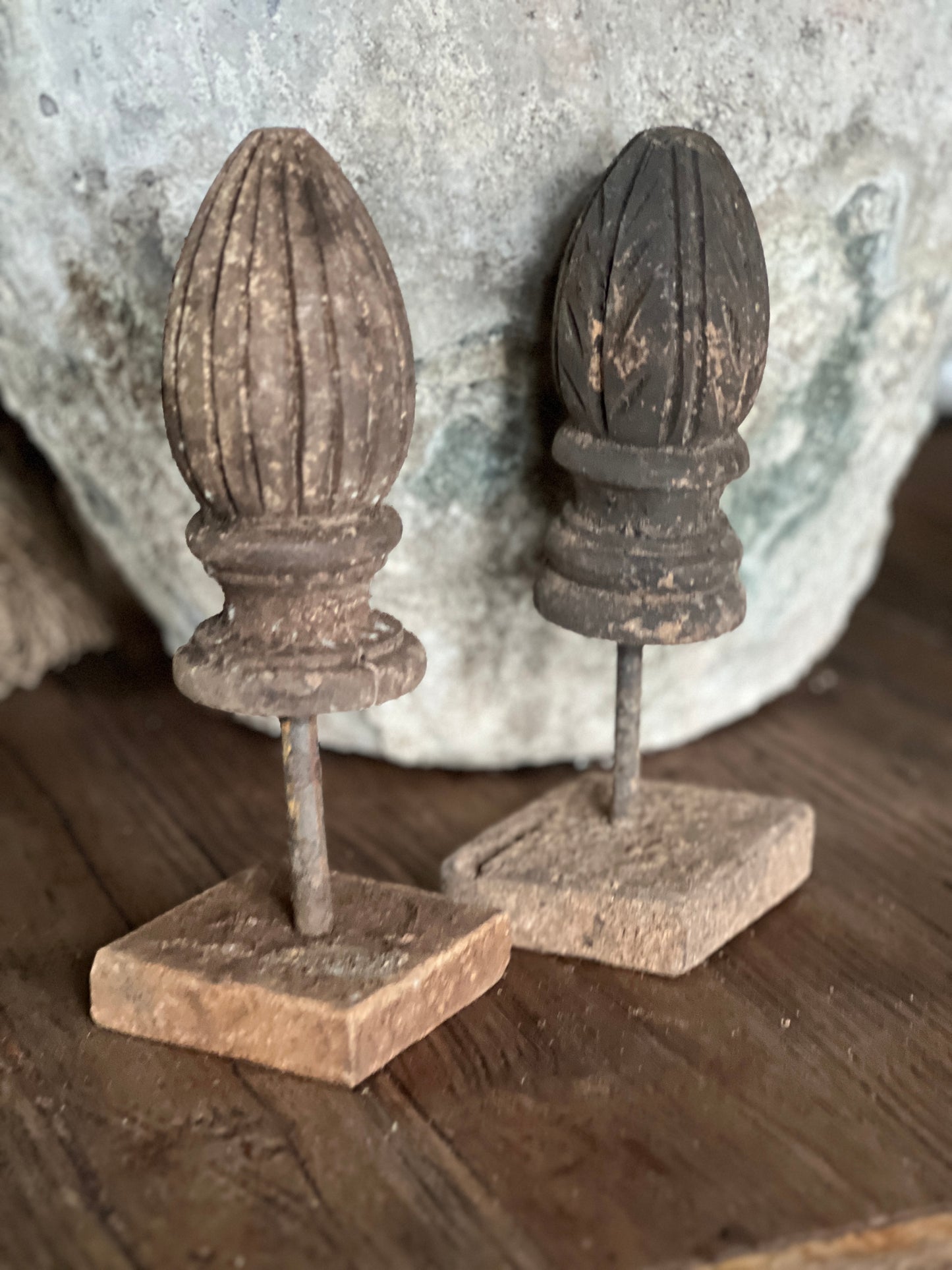 Hout ornament op voet, set van 2 stuks, Aura Peeperkorn (01)