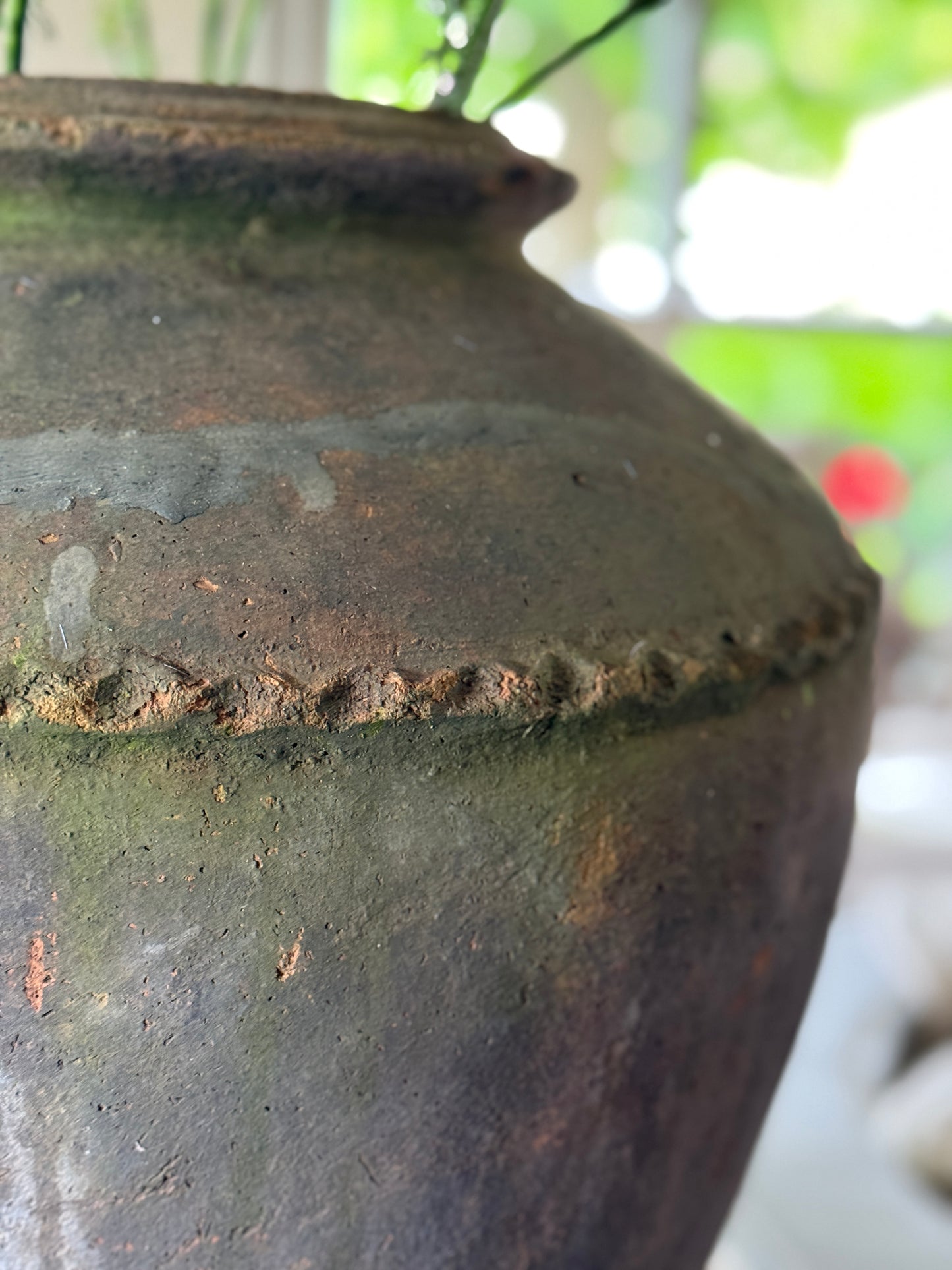 Oude waterpot uit India -Let op! dit is een afhaalproduct