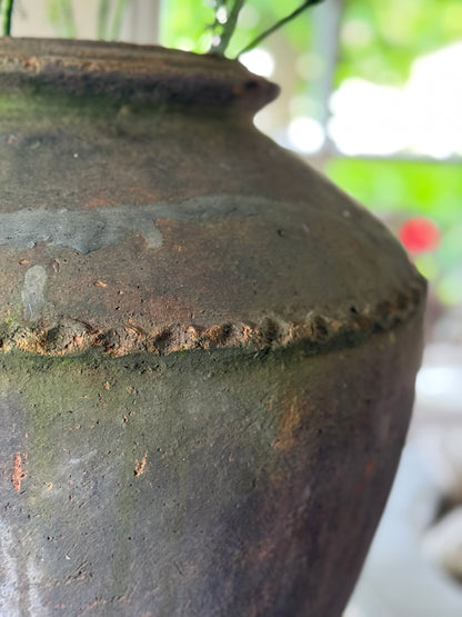 Oude waterpot uit India -Let op! dit is een afhaalproduct