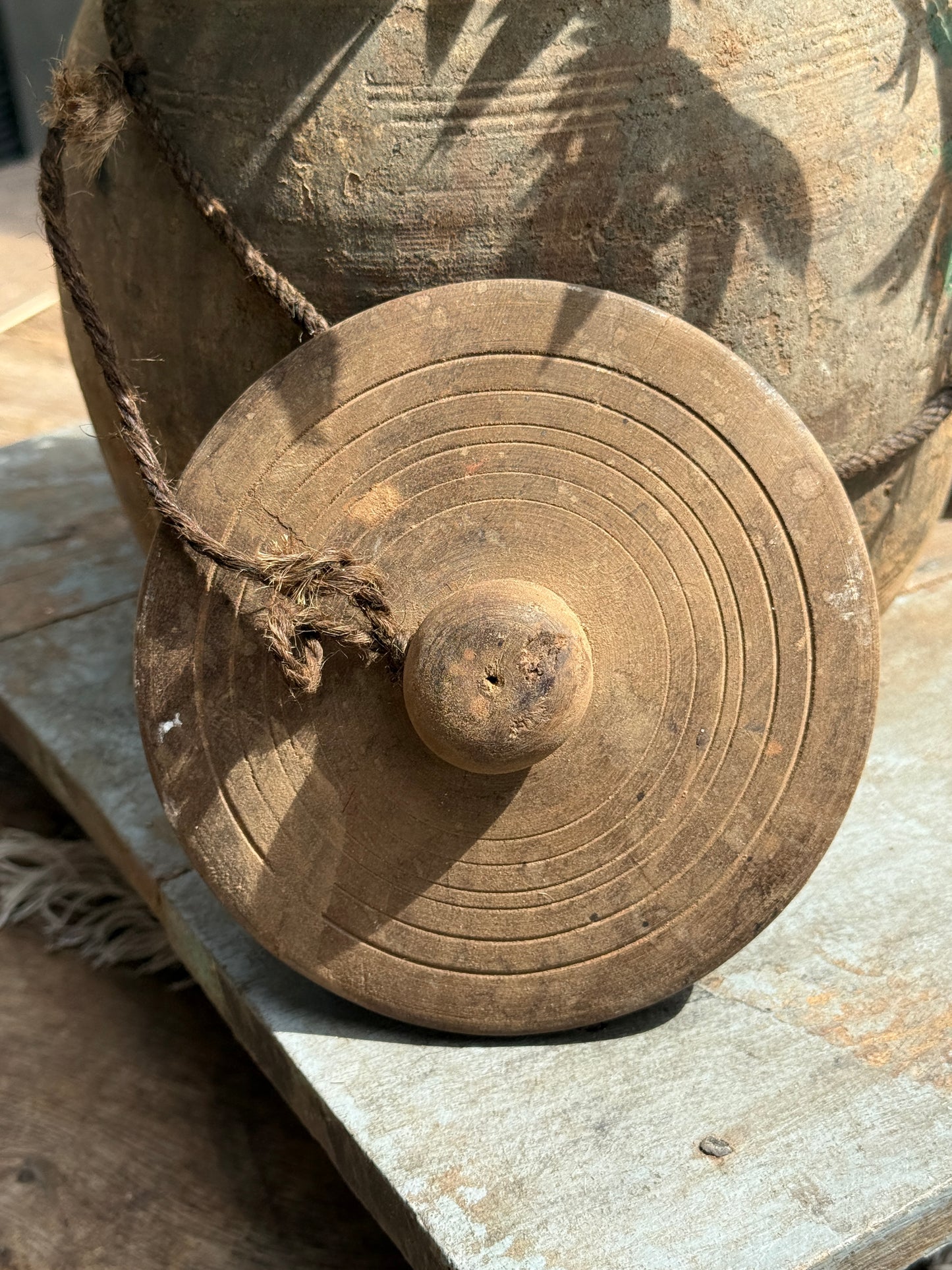 Oude Nepalese Houten Pot met Deksel (LH09)