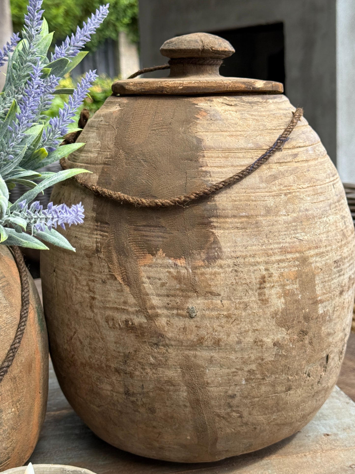 Oude Nepalese Houten Pot met Deksel (LH08)