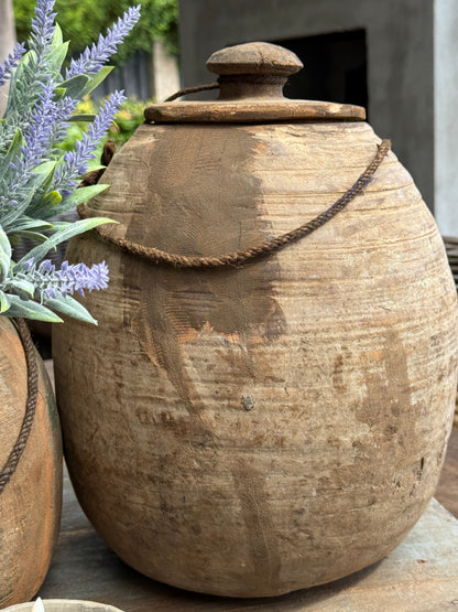 Oude Nepalese Houten Pot met Deksel (LH08)