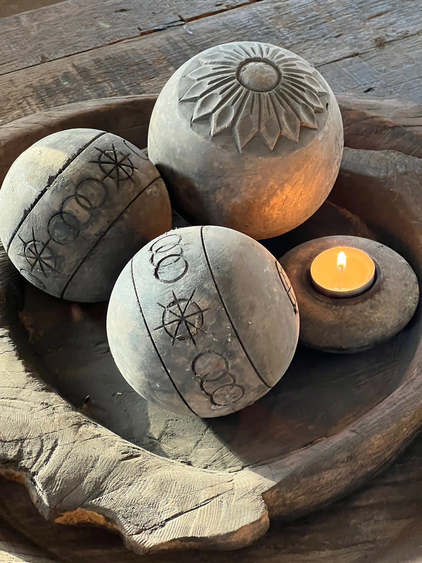 Wooden decoration ball, size L, Aura Peeperkorn