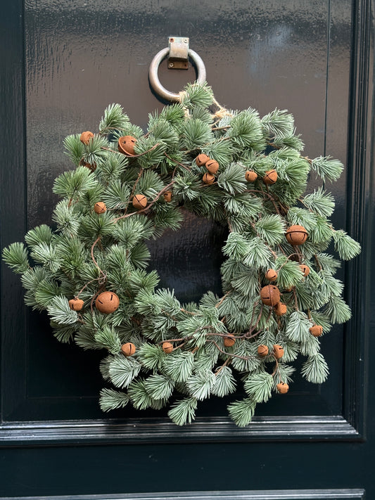 Larch Wreath with Rusted Bells – Artificial | ca. 50–65 cm