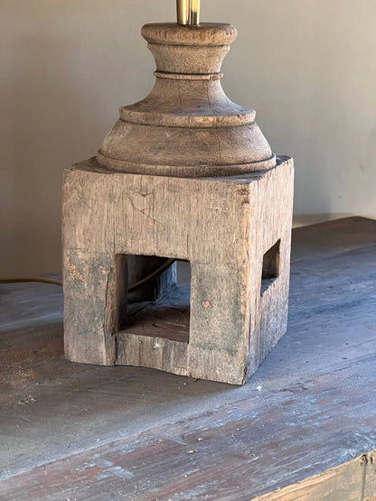 Tafel lamp oude trapbaluster, Aura Peeperkorn (nr.2)