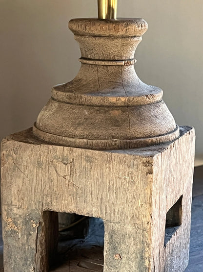 Tafel lamp oude trapbaluster, Aura Peeperkorn (nr.2)