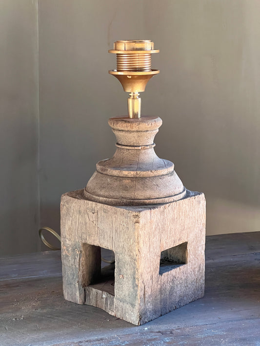 Tischlampe alter Treppengeländer, Aura Peeperkorn (Nr.2)
