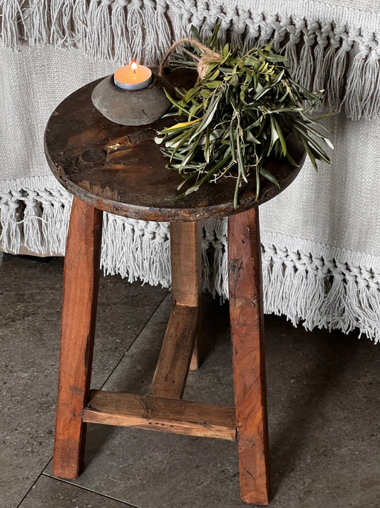 Alter Holzhocker (4)
