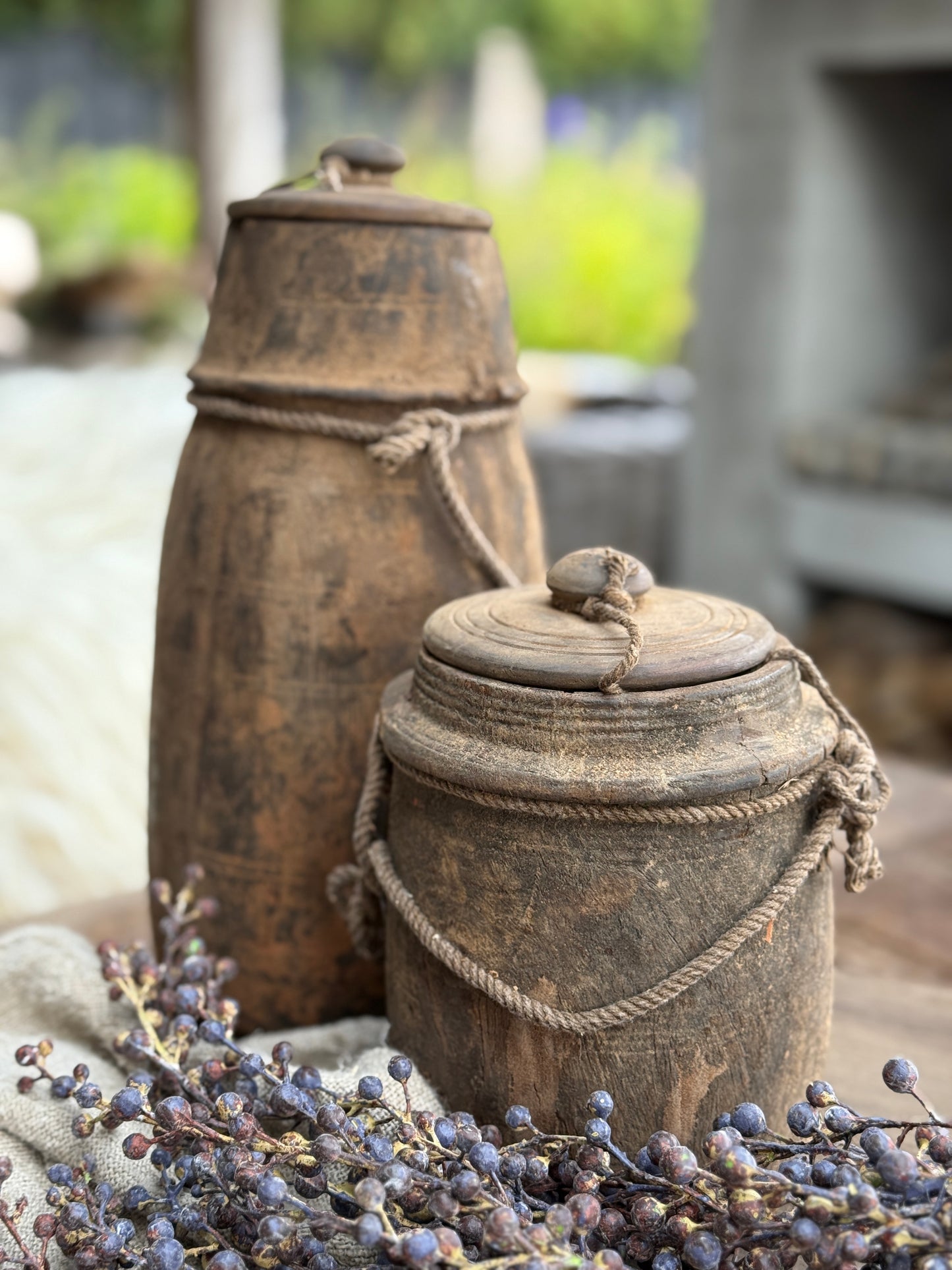 Old Nepalese pot with lid (LH10)