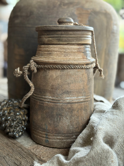 Old Nepalese pot with lid (LH6)