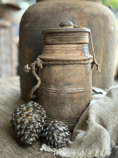 Old Nepalese pot with lid (LH6)