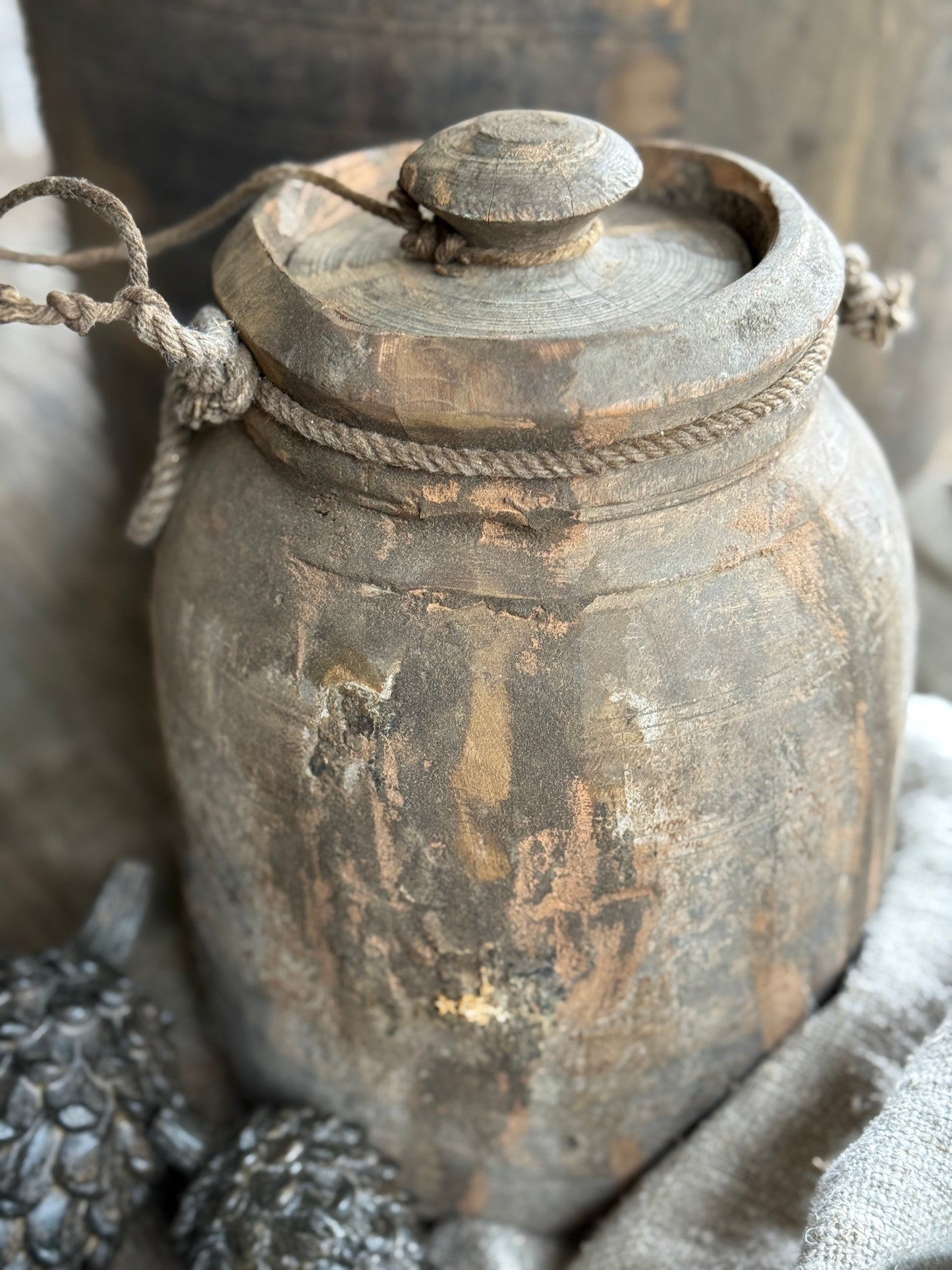 Old Nepalese pot with lid (LH7)