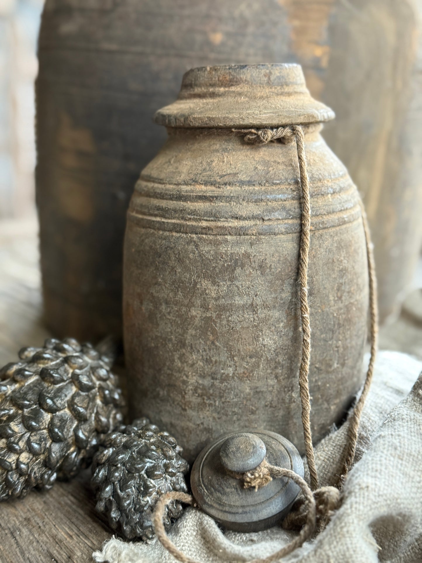Old Nepalese pot with lid (LH8)