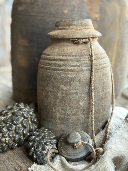 Old Nepalese pot with lid (LH8)