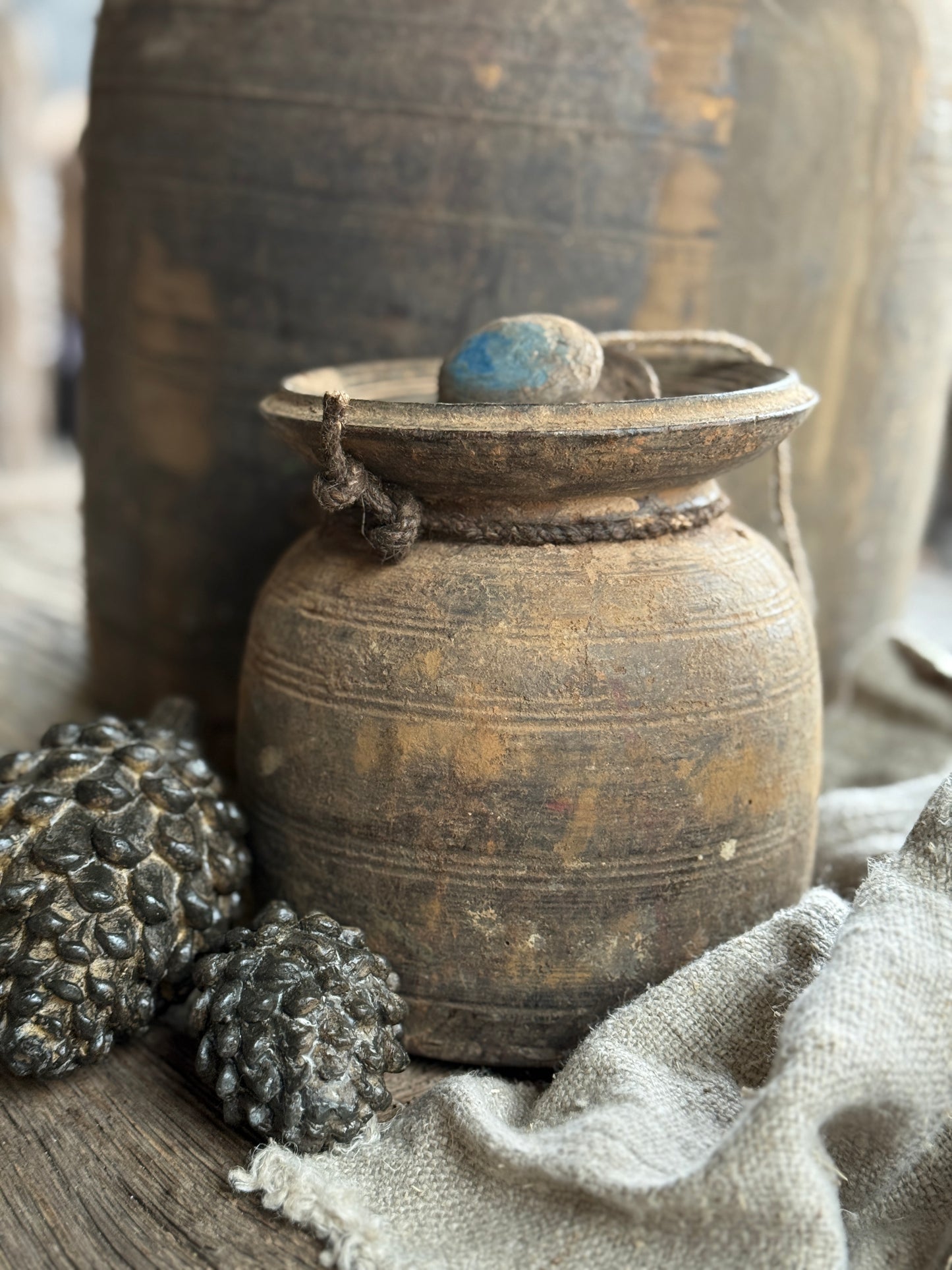 Old Nepalese pot with lid (LH9)