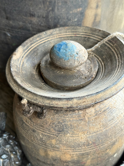 Old Nepalese pot with lid (LH9)