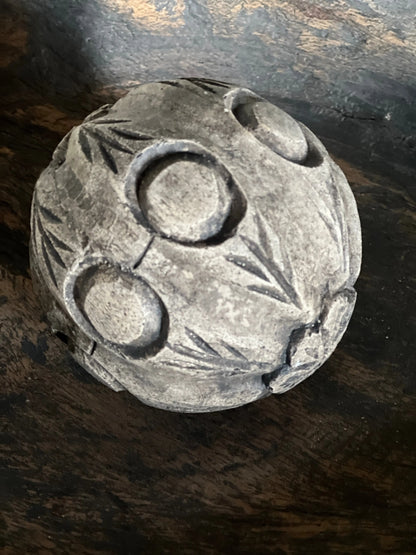 Dekokugel PMR, Durchmesser 10,5 cm.