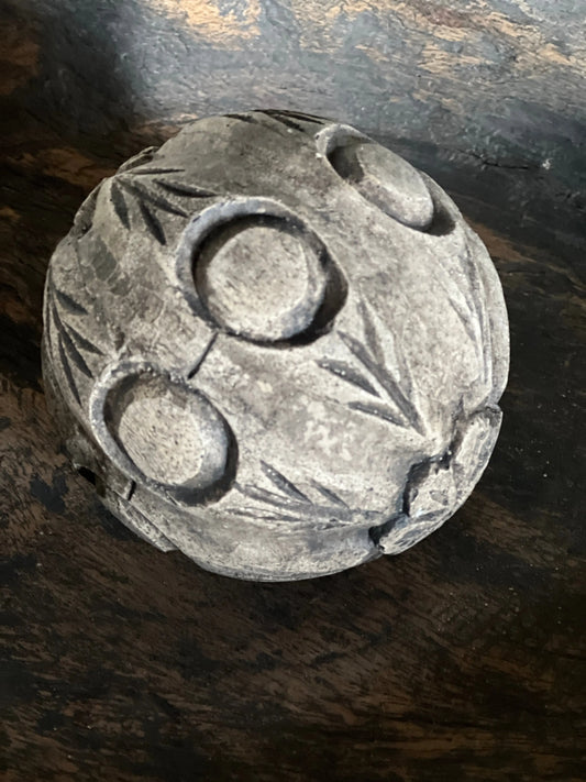 Dekokugel PMR, Durchmesser 10,5 cm.