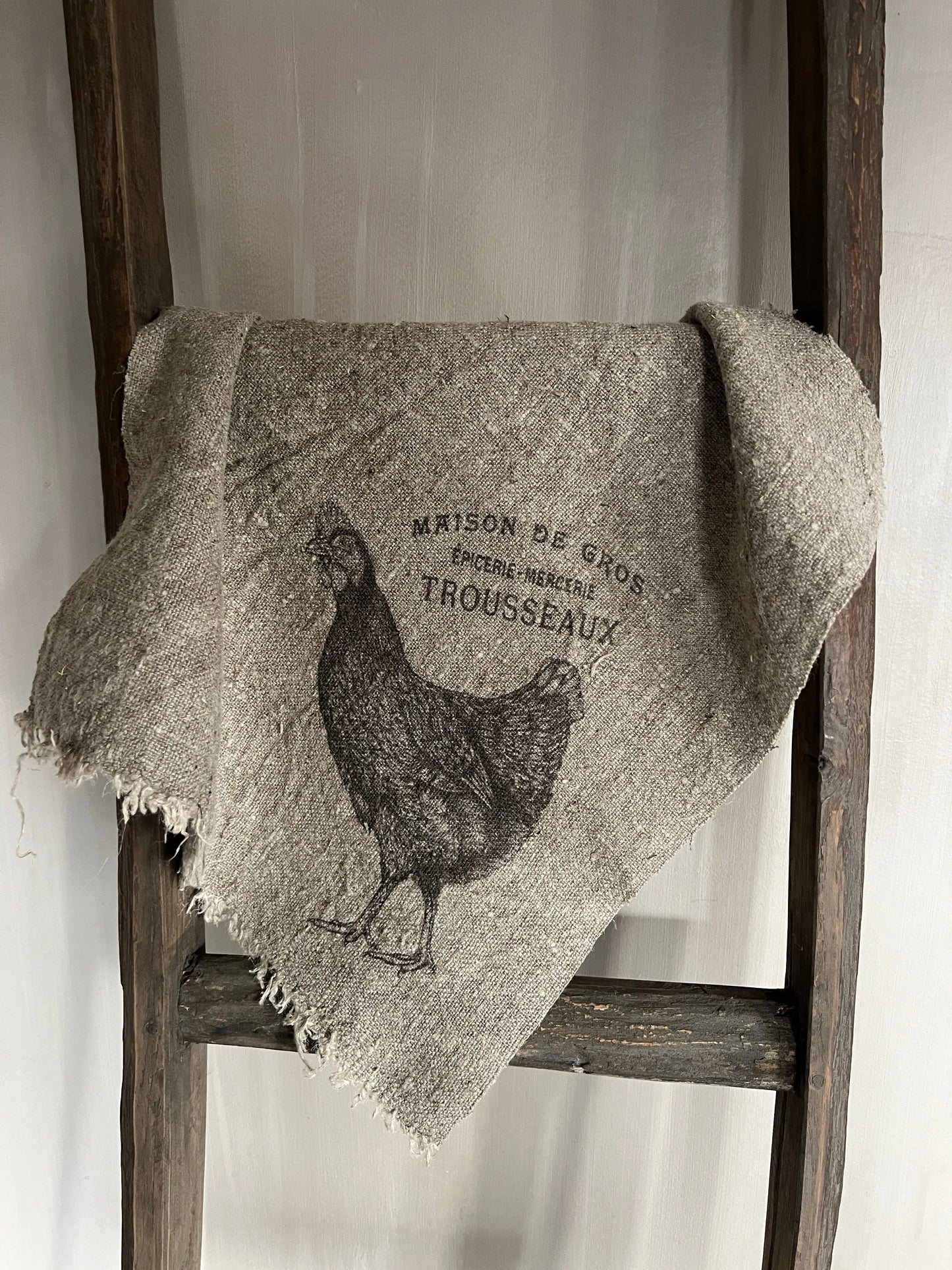 Schäbiges Huhn aus Stoff