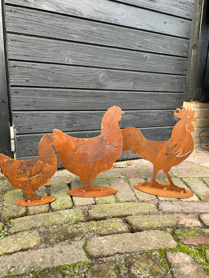 Chicken on foot, rusted