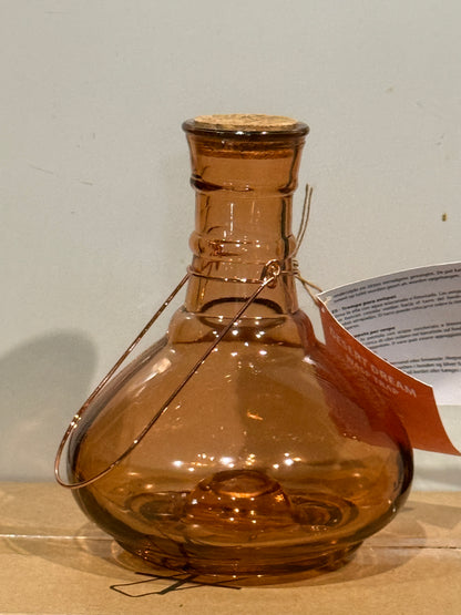 Wasp pot available in 3 colours