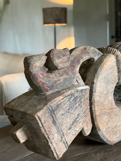 Oud antiek Indiaas ornament – hout- Trapa Living