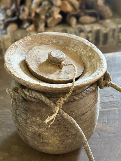 Oude Nepalese Pot met Deksel  (C1)